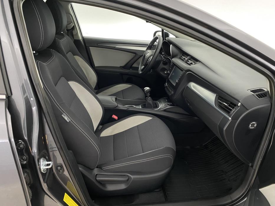 TOYOTA Avensis 2016