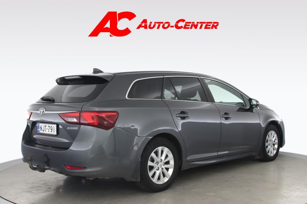 TOYOTA Avensis 2016