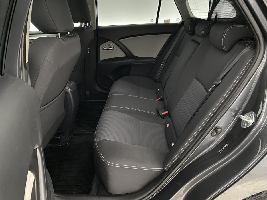 TOYOTA Avensis 2016