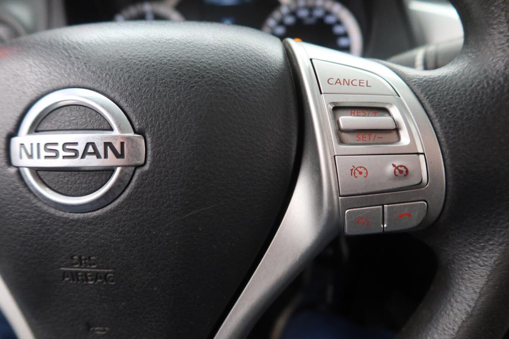 NISSAN Navara 2017