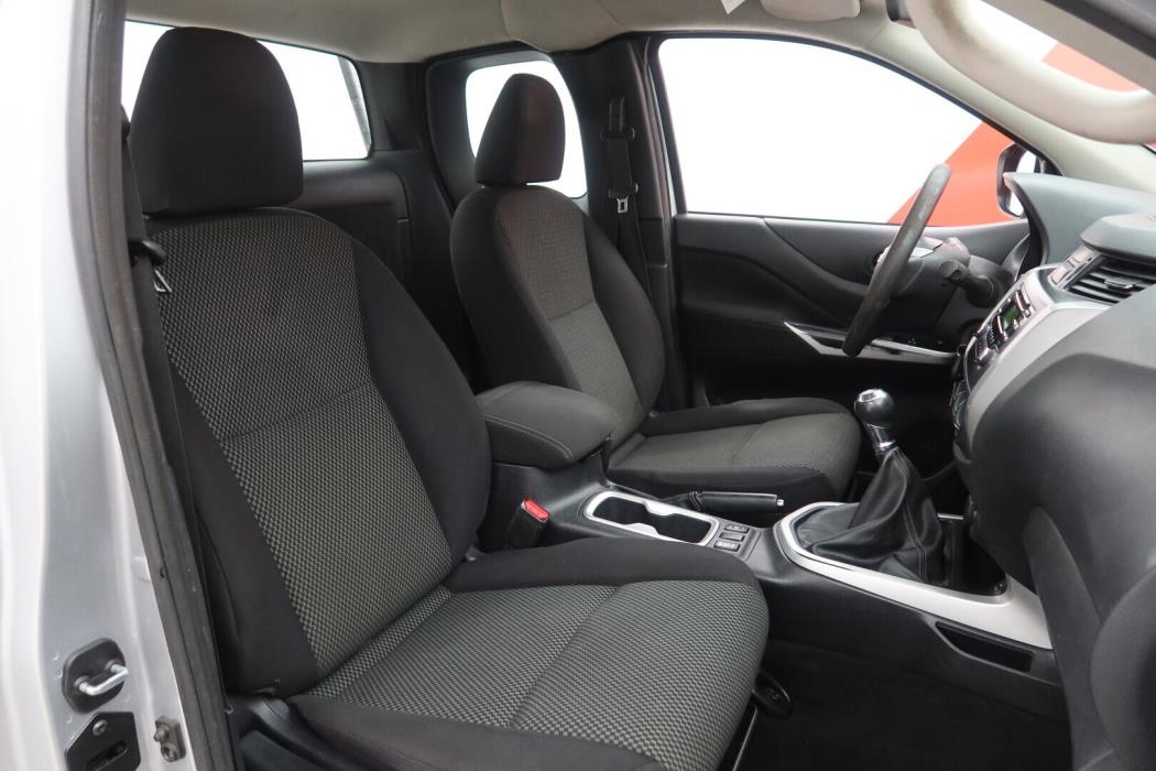 NISSAN Navara 2017