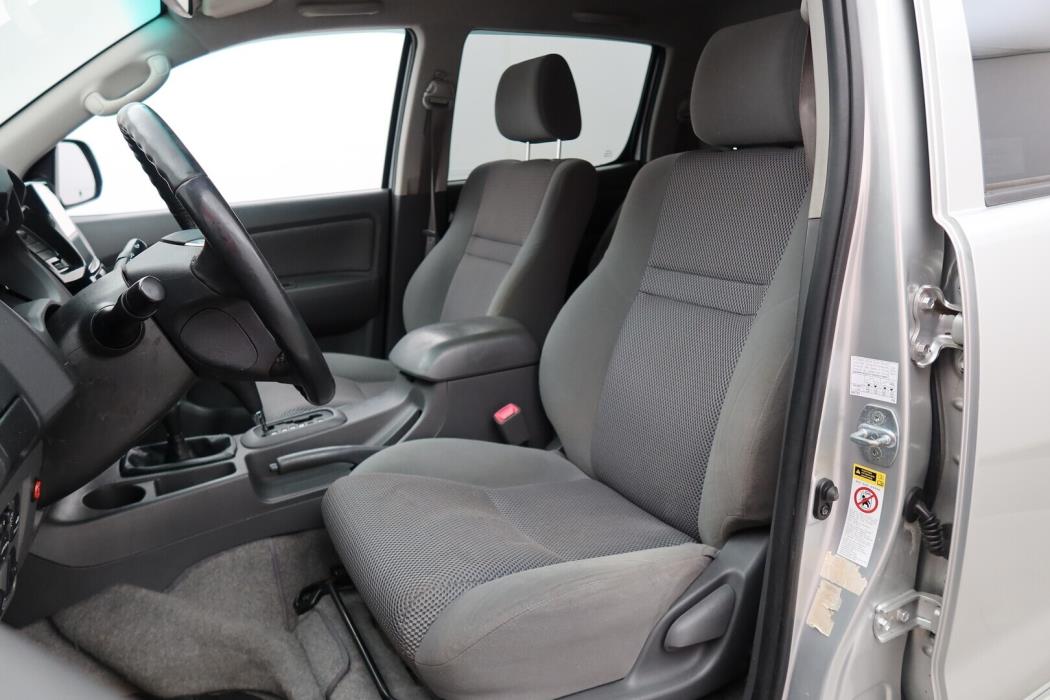 TOYOTA Hilux 2013