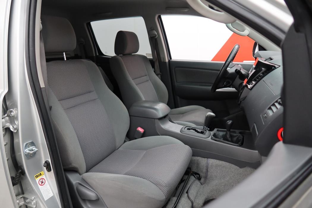 TOYOTA Hilux 2013
