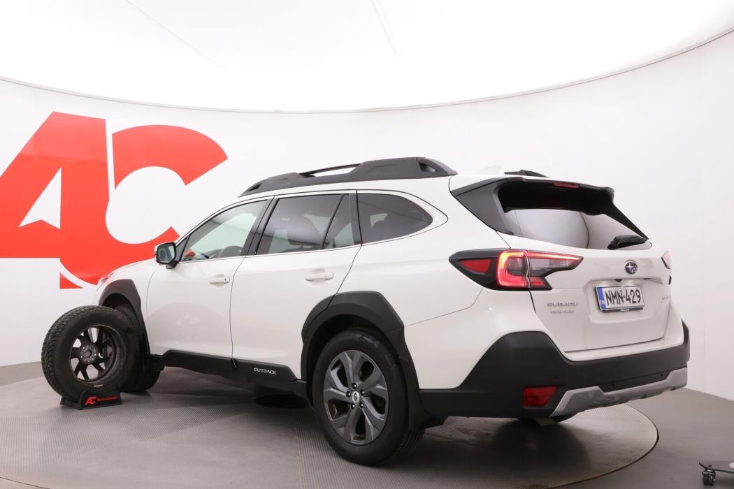SUBARU Outback 2022