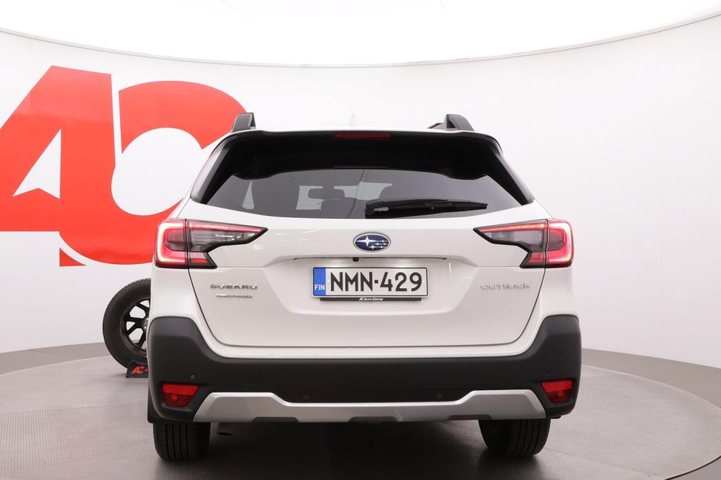 SUBARU Outback 2022