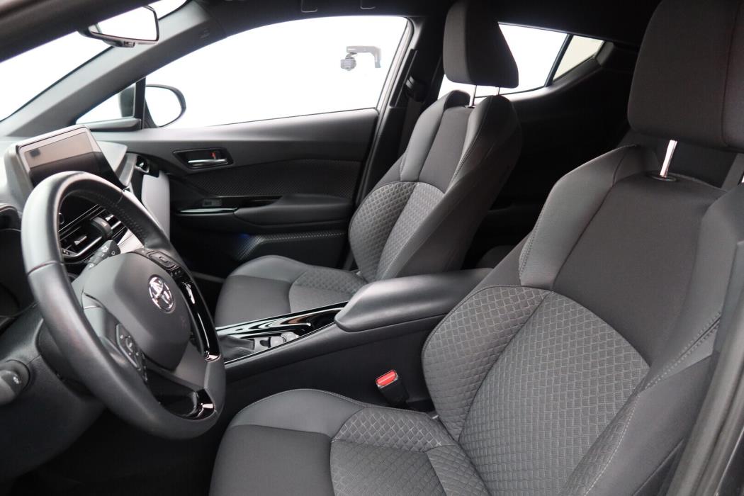 TOYOTA C-HR 2023