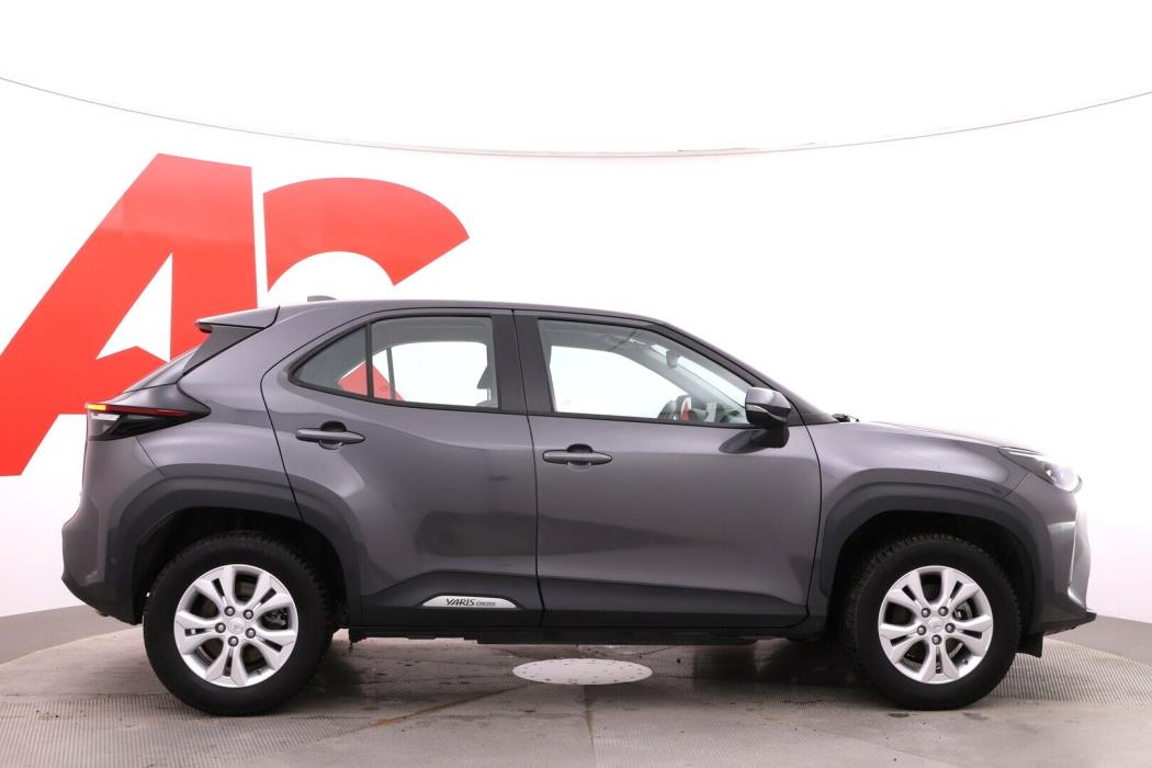 TOYOTA Yaris Cross 2024