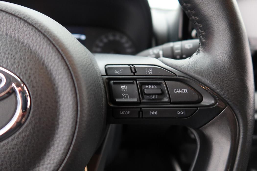 TOYOTA Yaris 2024