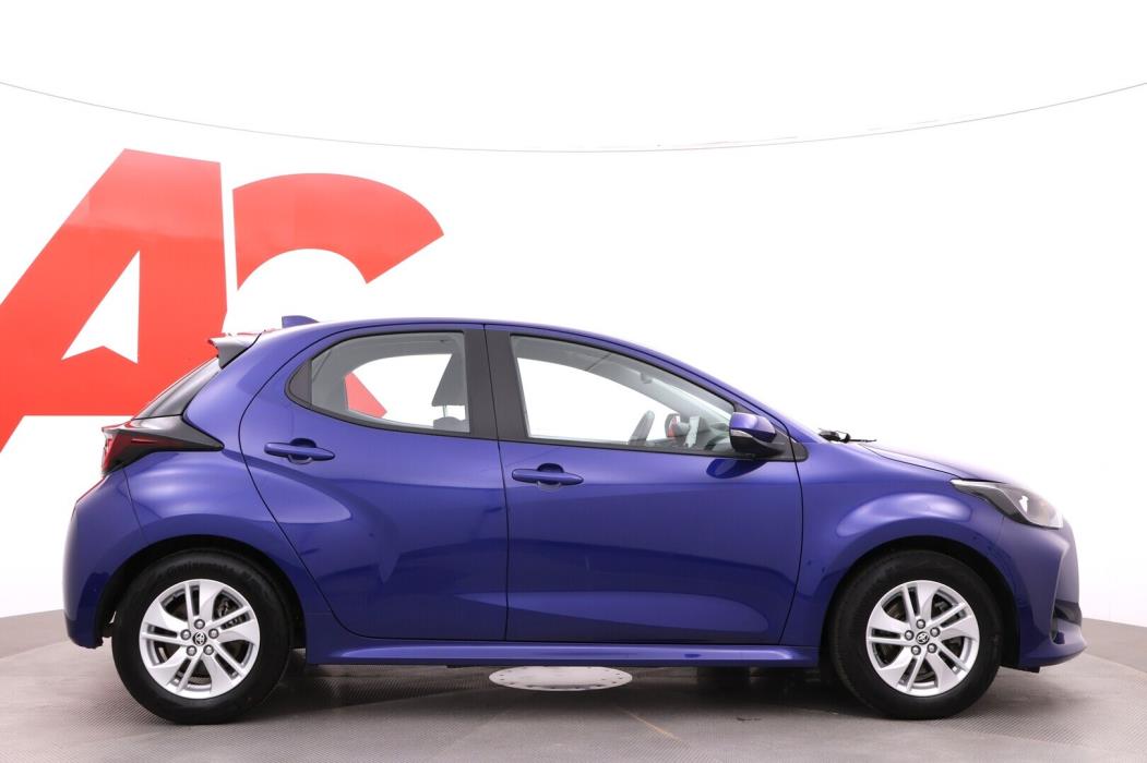 TOYOTA Yaris 2024