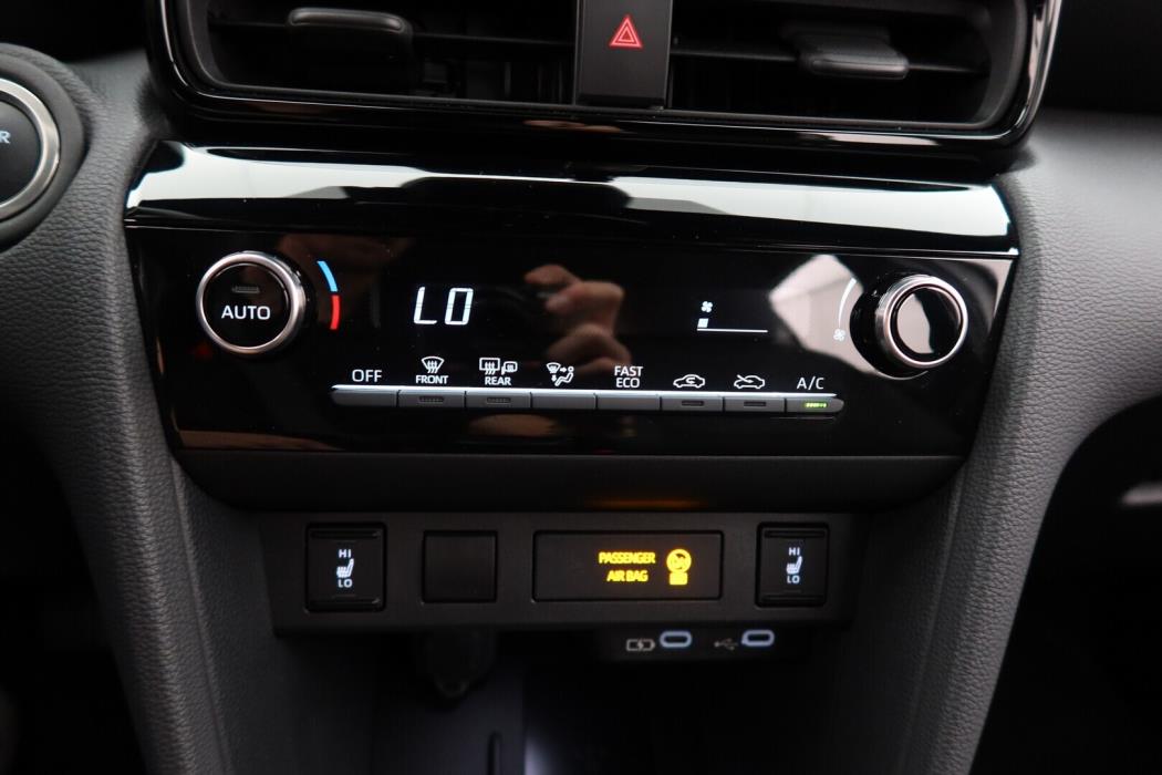 TOYOTA Yaris Cross 2024