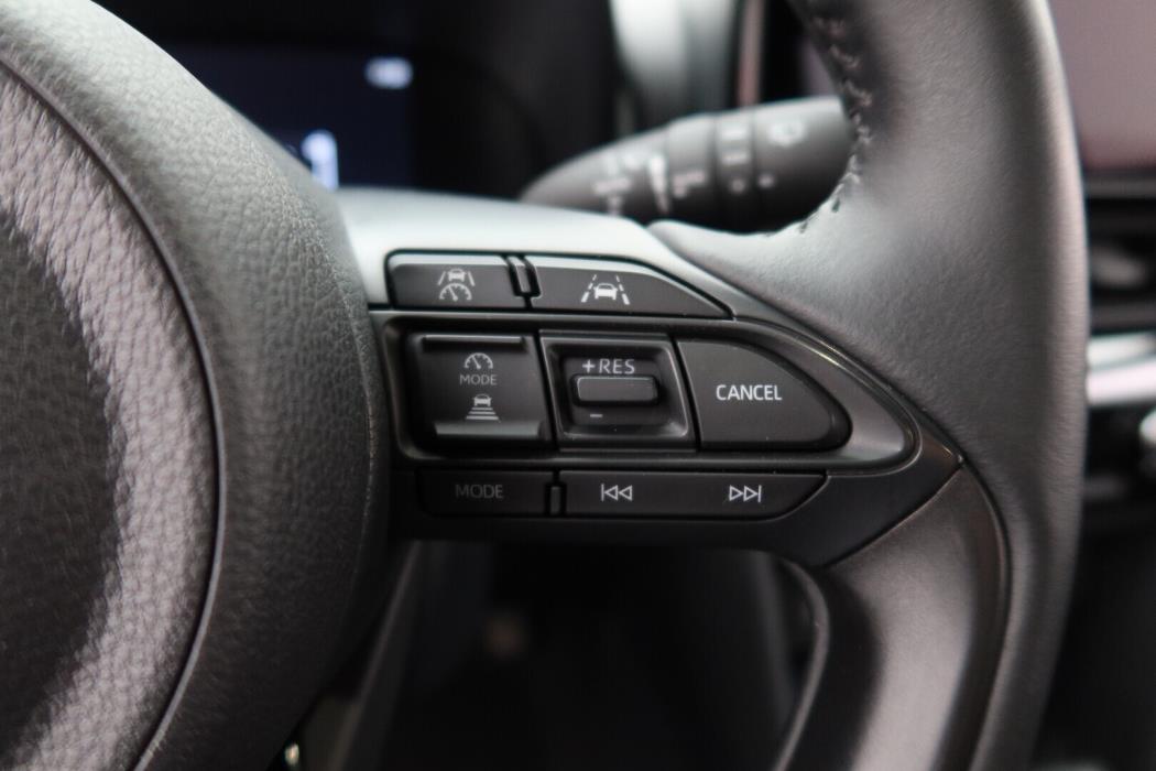 TOYOTA Yaris Cross 2024