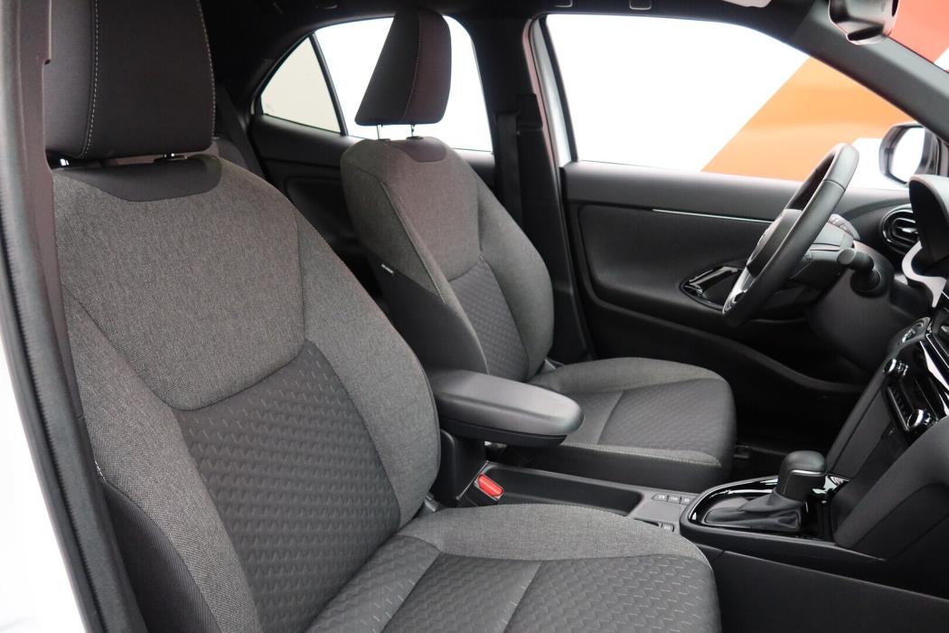 TOYOTA Yaris Cross 2024