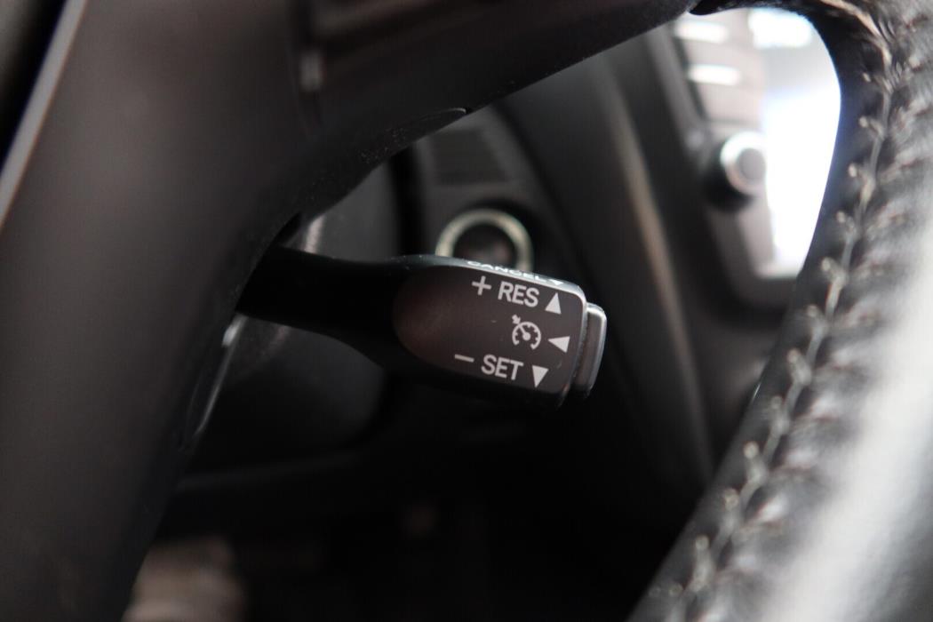 TOYOTA Avensis 2015
