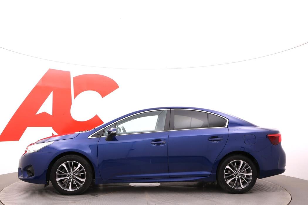 TOYOTA Avensis 2015