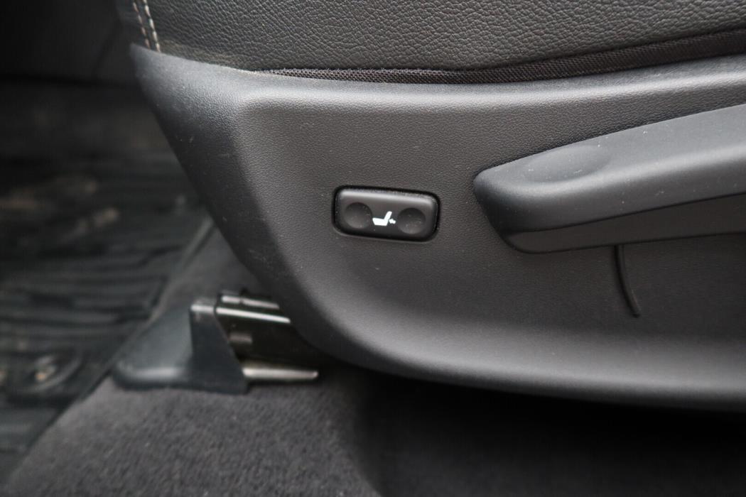TOYOTA Avensis 2015