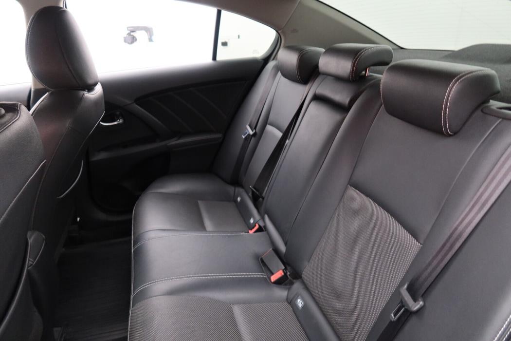TOYOTA Avensis 2015