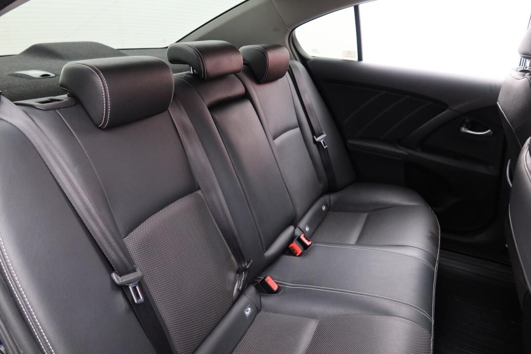 TOYOTA Avensis 2015