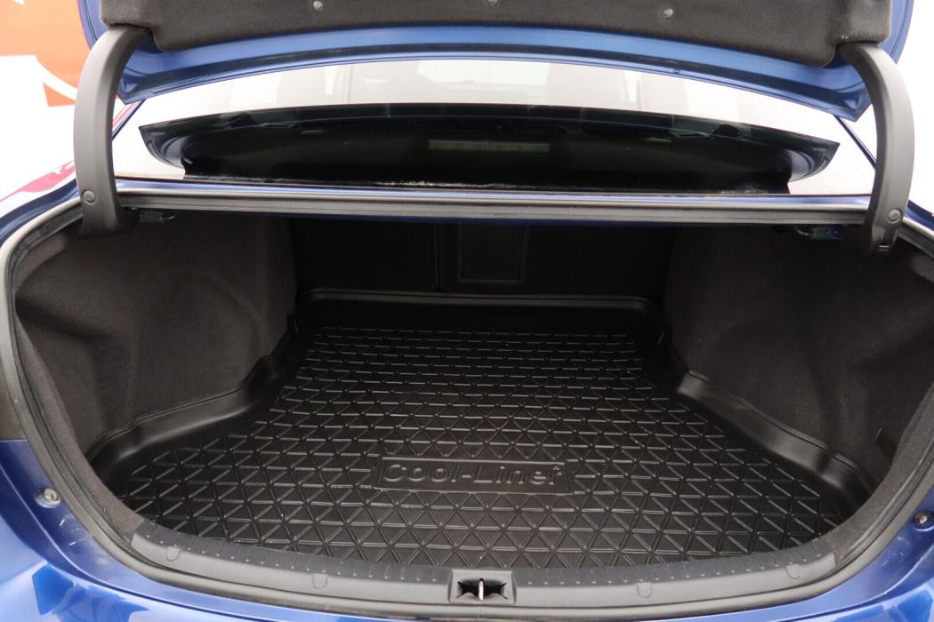TOYOTA Avensis 2015