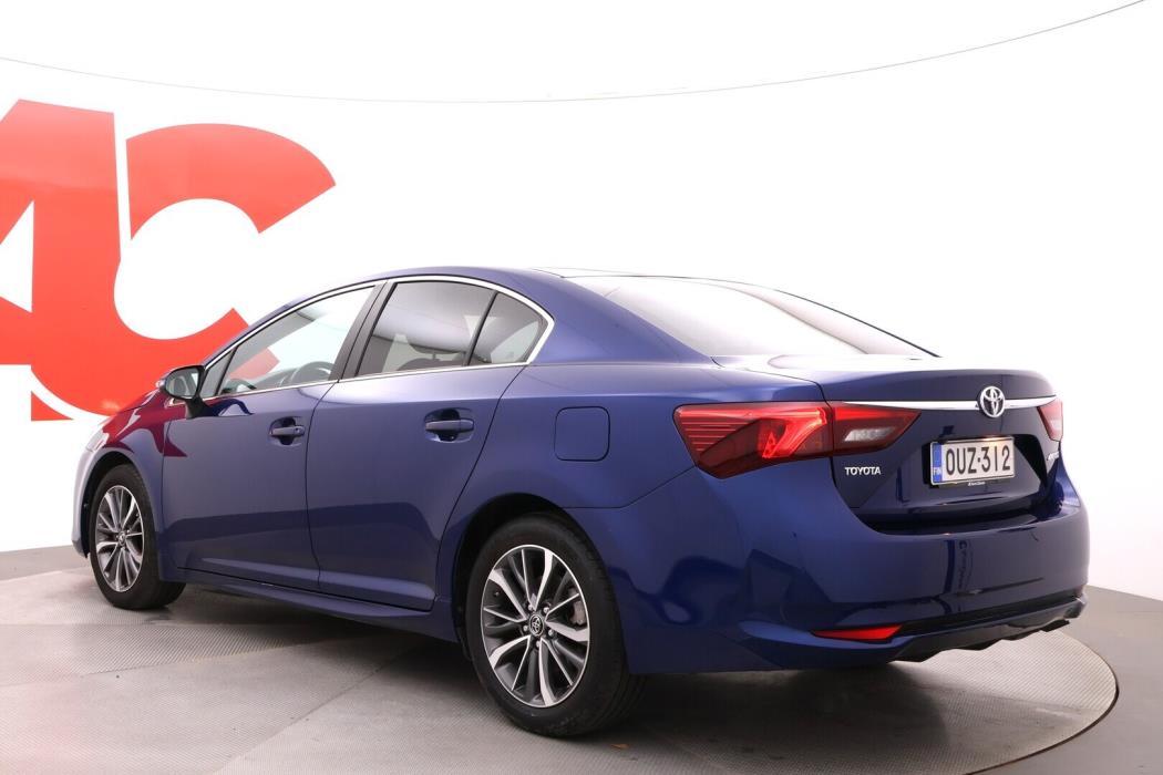 TOYOTA Avensis 2015