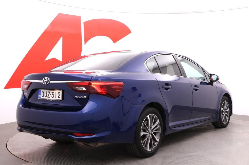 TOYOTA Avensis 2015