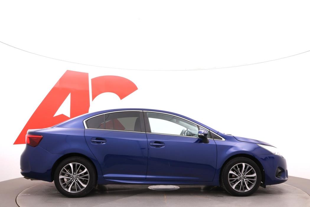 TOYOTA Avensis 2015