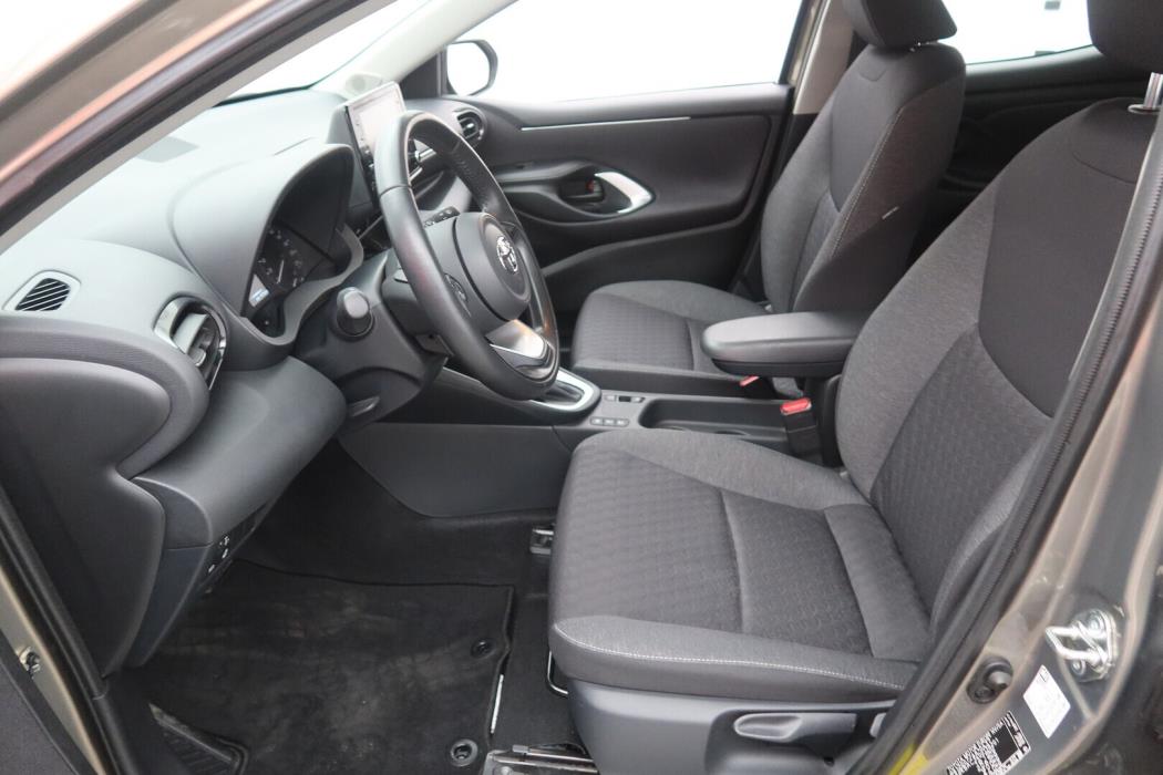 TOYOTA Yaris 2023