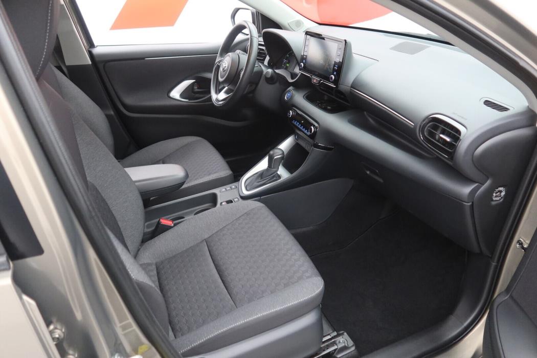 TOYOTA Yaris 2023