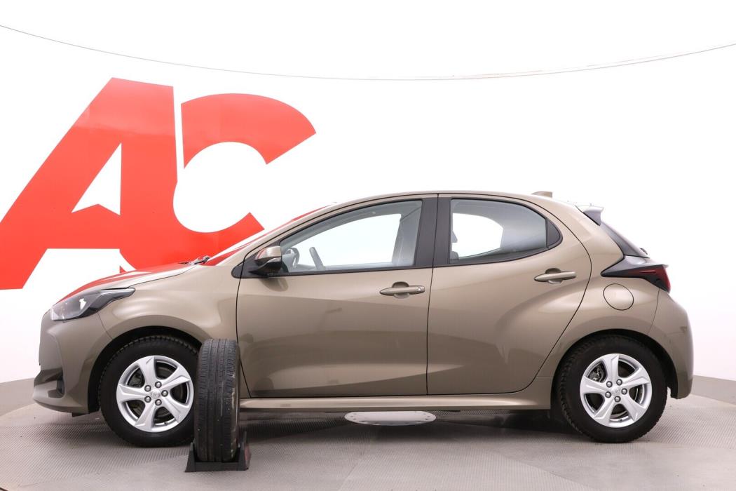 TOYOTA Yaris 2023
