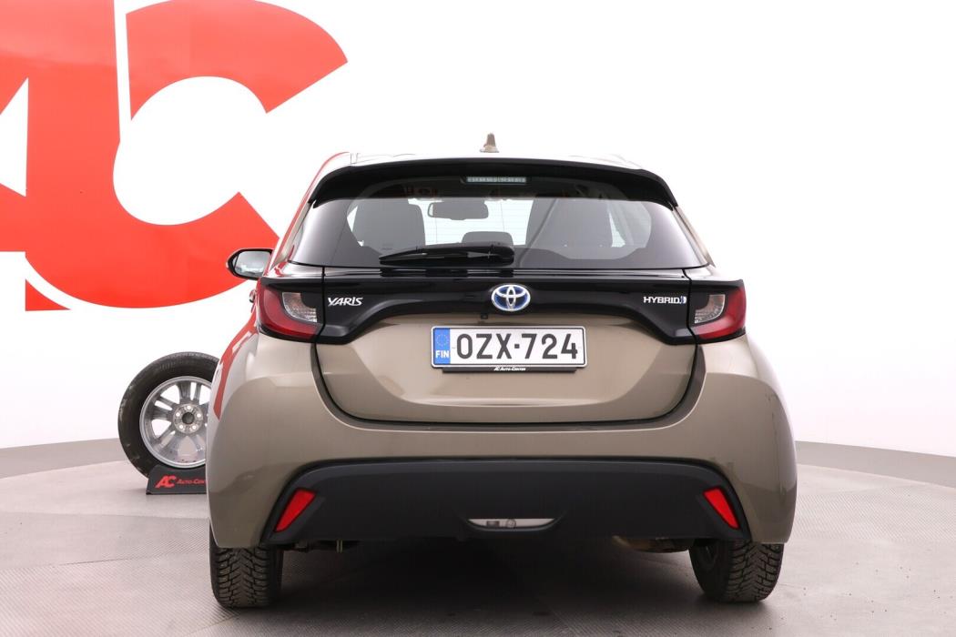 TOYOTA Yaris 2023