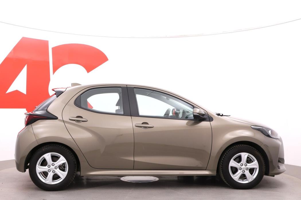 TOYOTA Yaris 2023