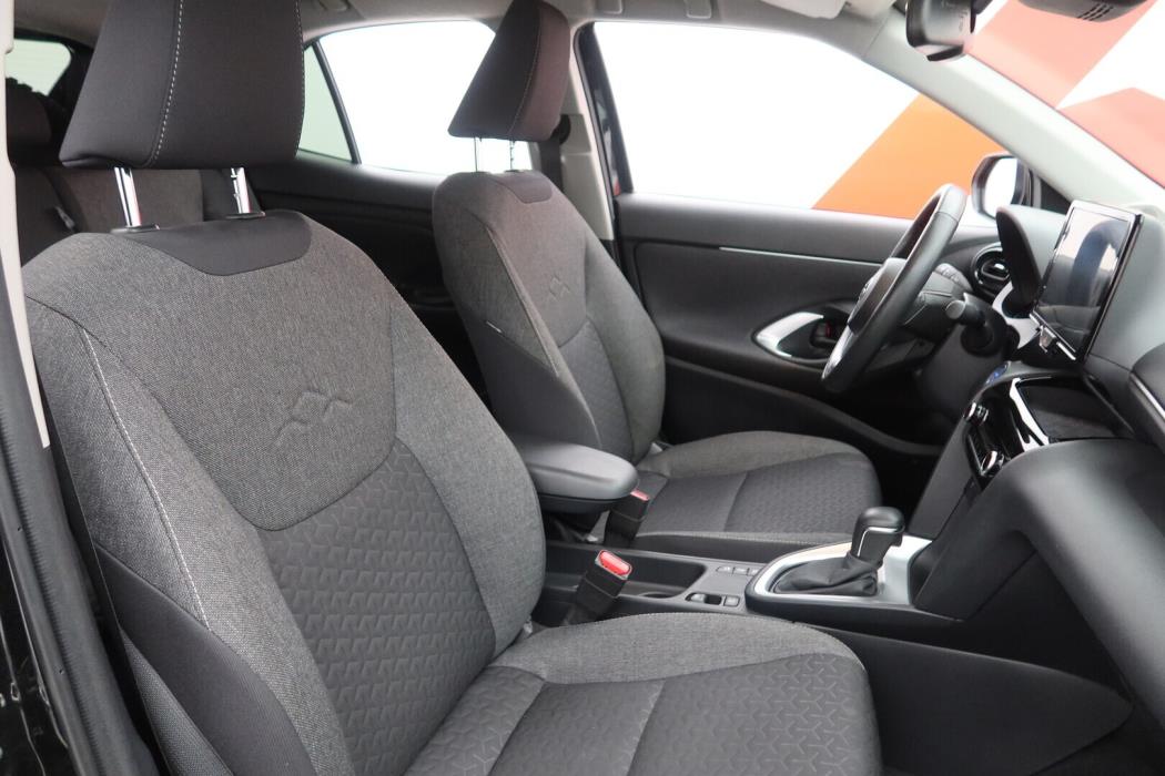TOYOTA Yaris Cross 2023