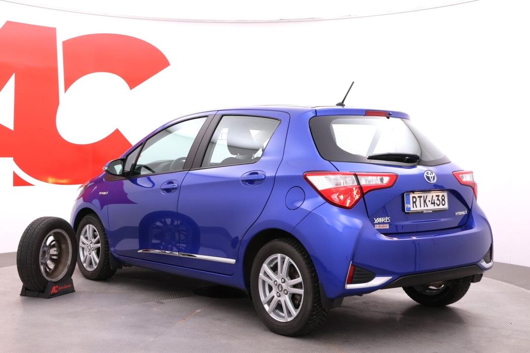 TOYOTA Yaris 2017