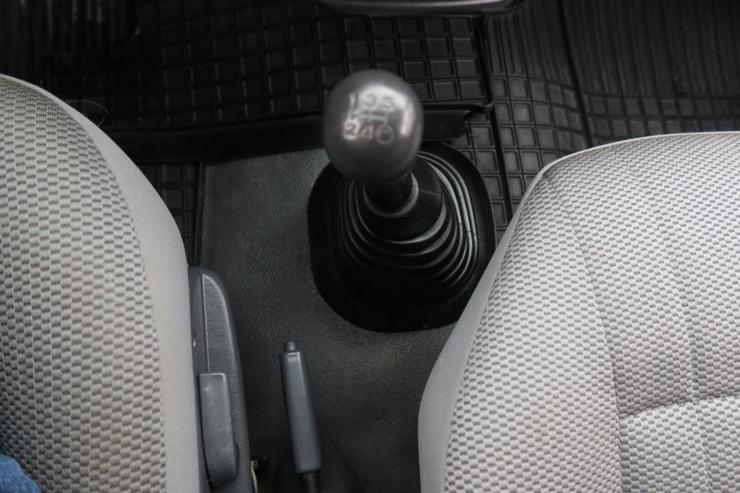 TOYOTA Hiace 2006