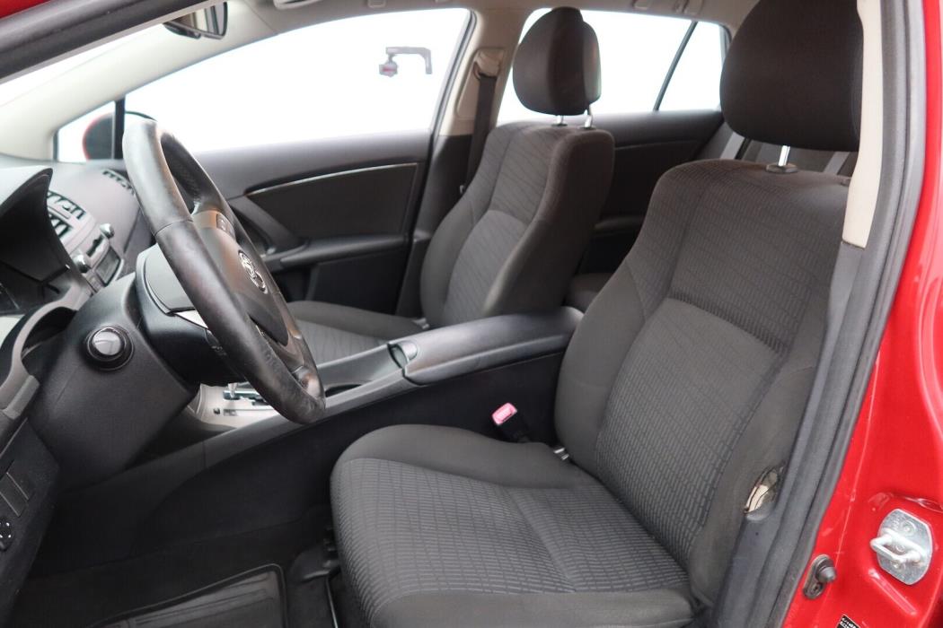 TOYOTA Avensis 2010