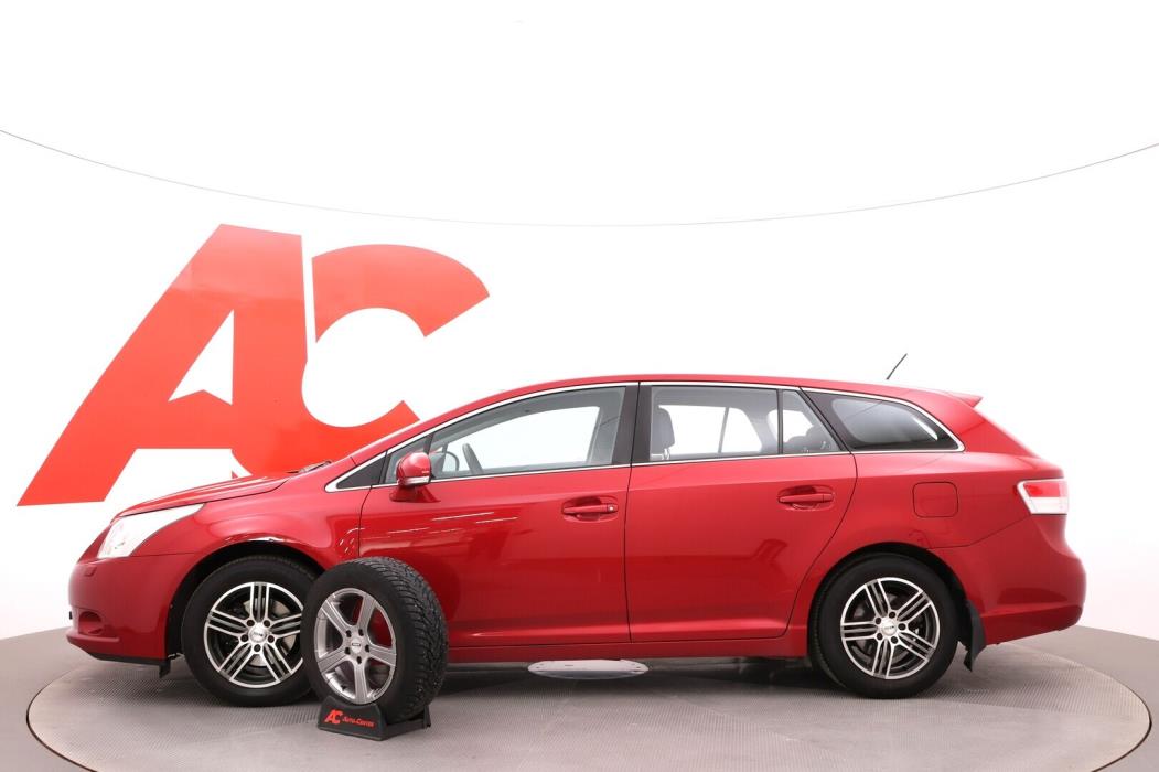TOYOTA Avensis 2010