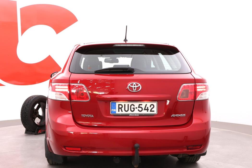 TOYOTA Avensis 2010