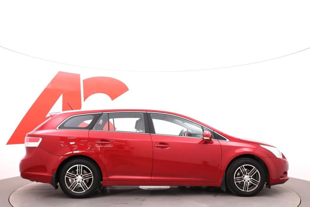 TOYOTA Avensis 2010