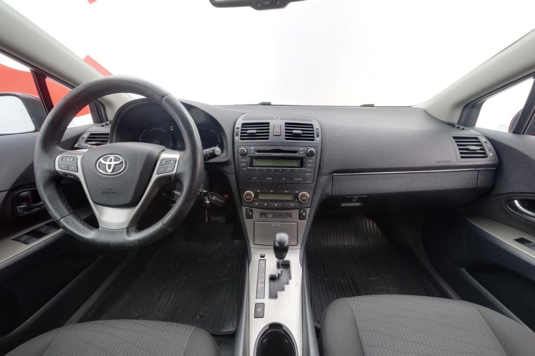 TOYOTA Avensis 2010