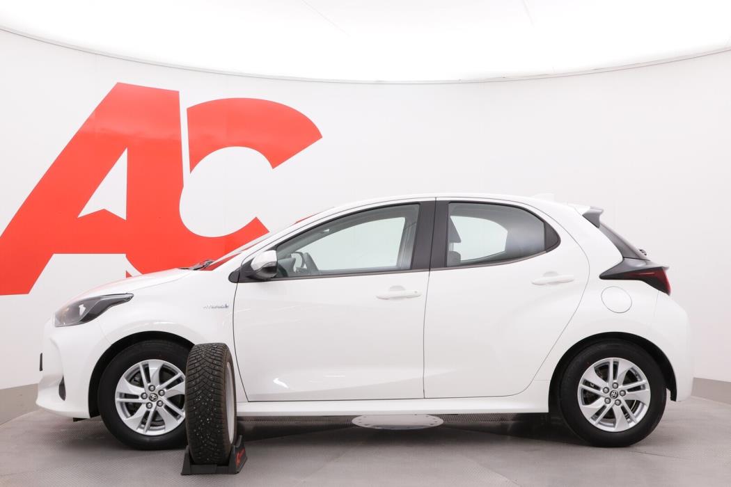 TOYOTA Yaris 2021