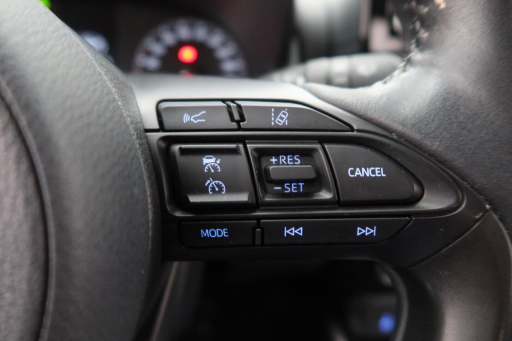 TOYOTA Yaris 2021