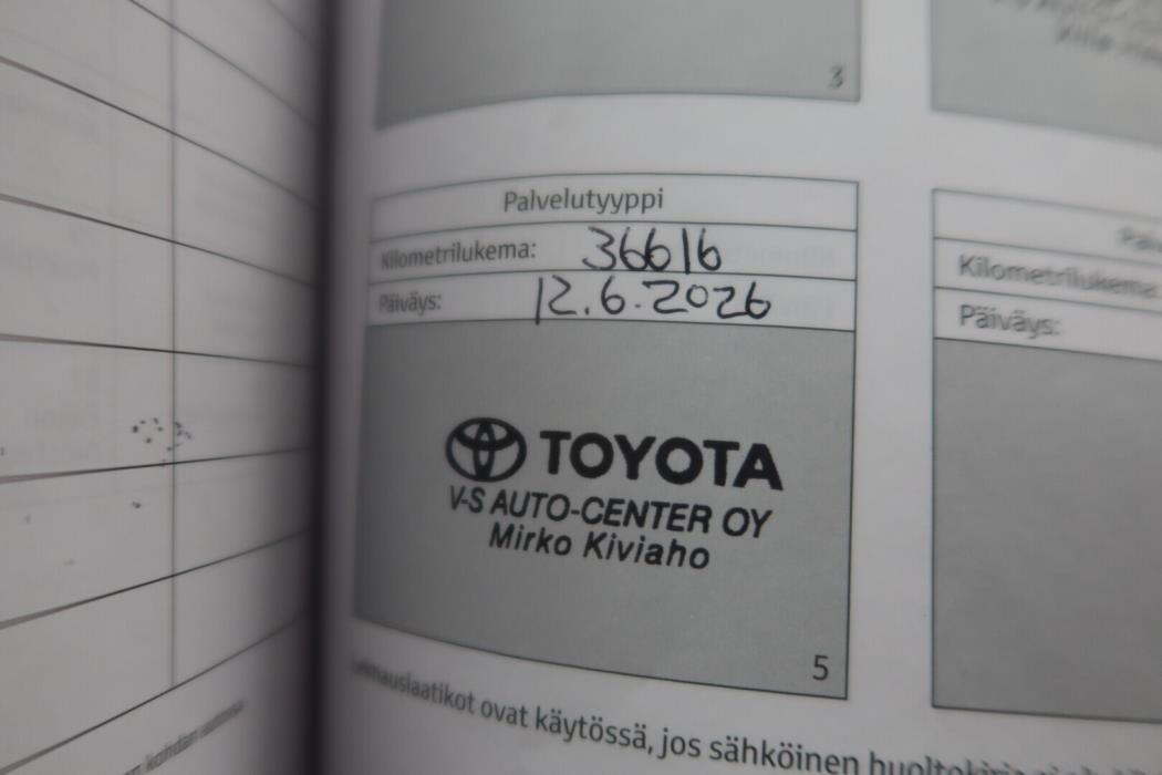 TOYOTA Yaris 2021