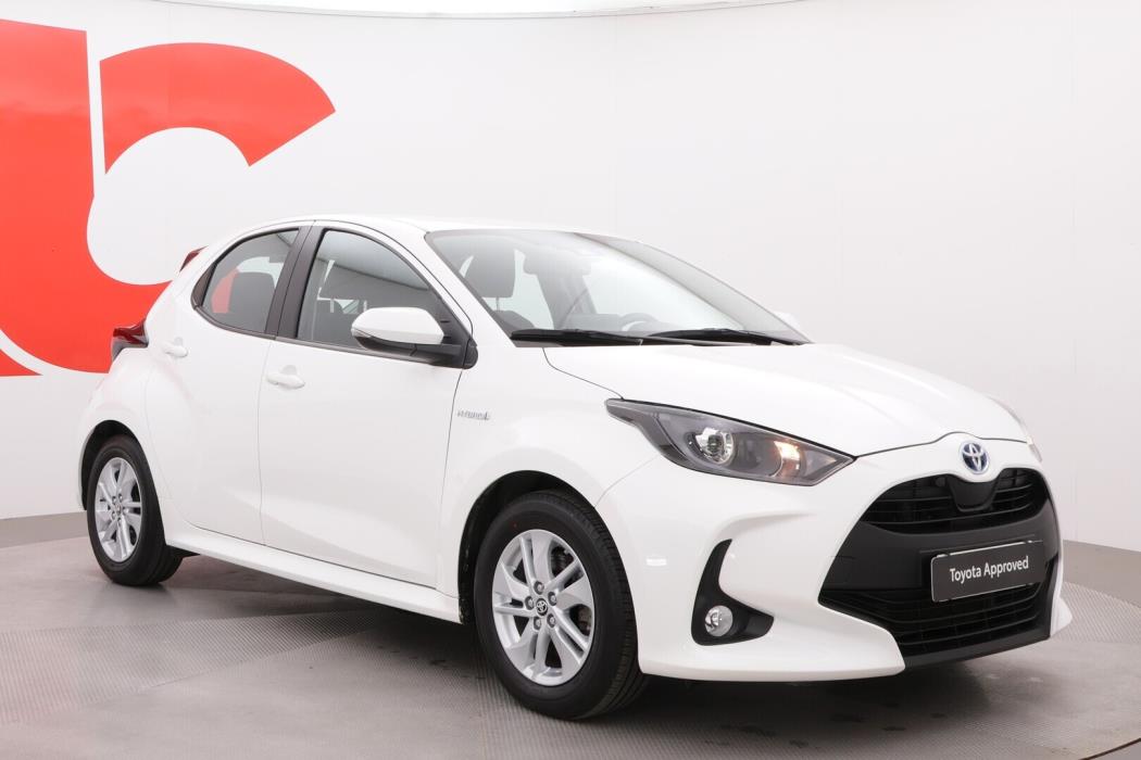 TOYOTA Yaris 2021