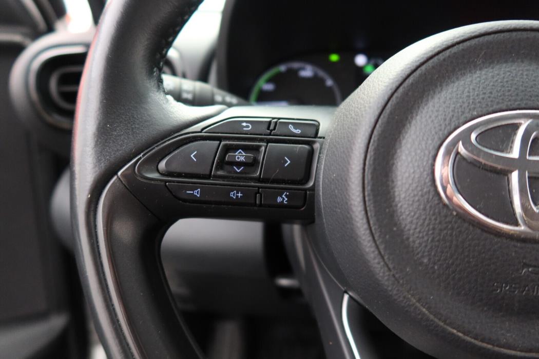 TOYOTA Yaris 2023