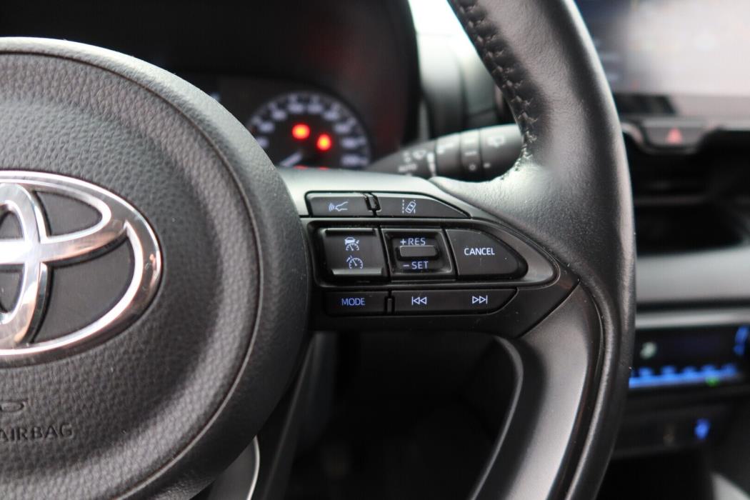 TOYOTA Yaris 2023