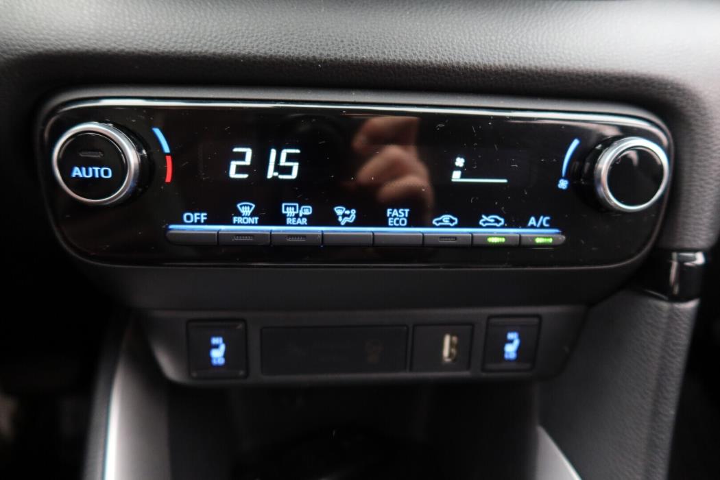 TOYOTA Yaris 2023