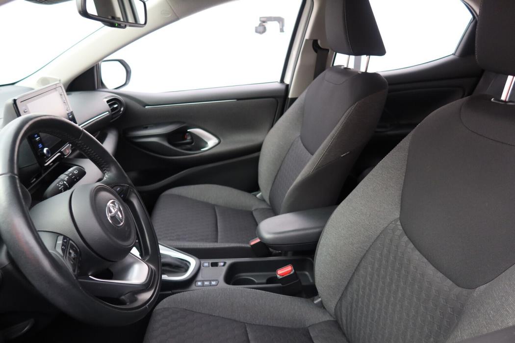 TOYOTA Yaris 2023