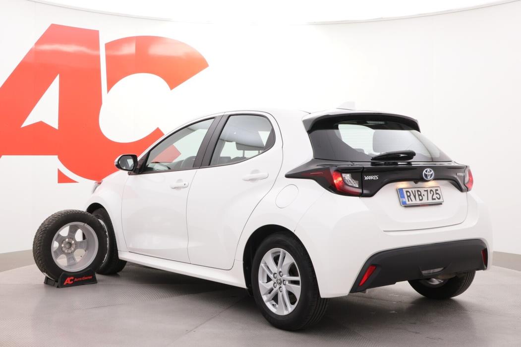 TOYOTA Yaris 2023