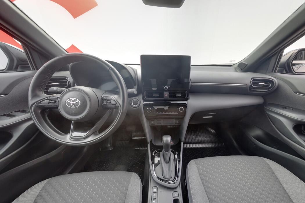 TOYOTA Yaris 2023