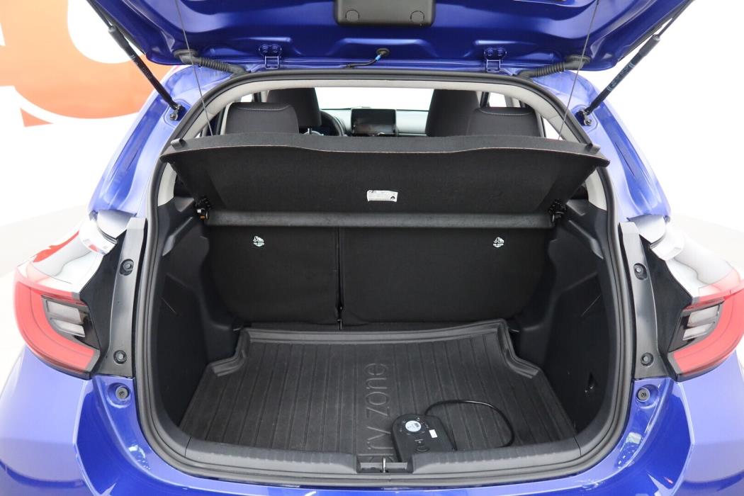TOYOTA Yaris 2025