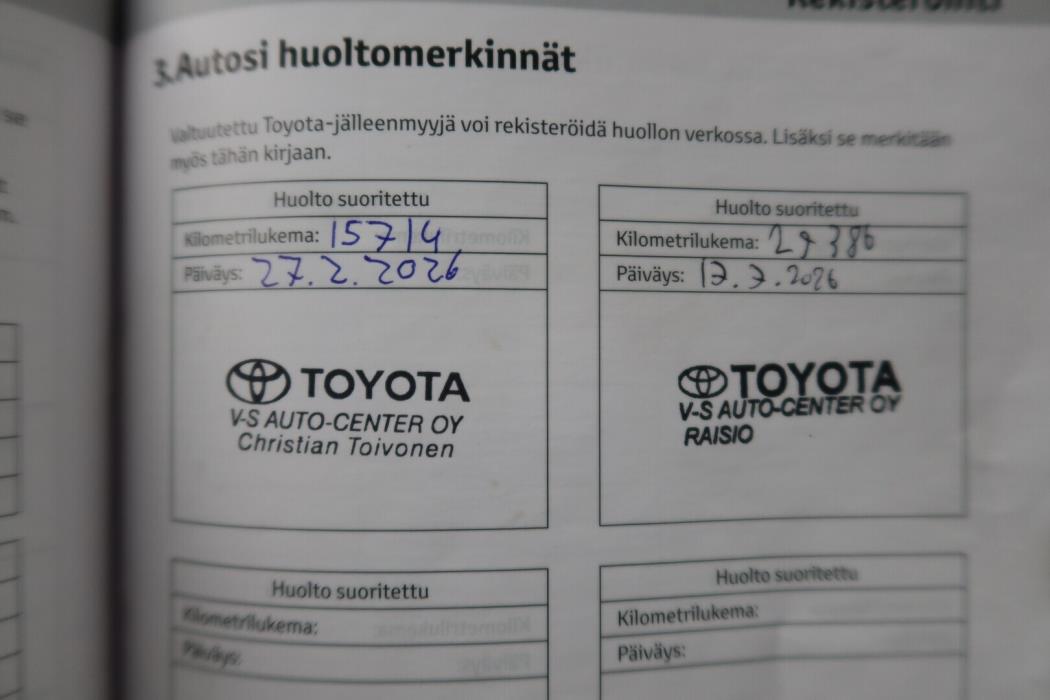TOYOTA Yaris 2025